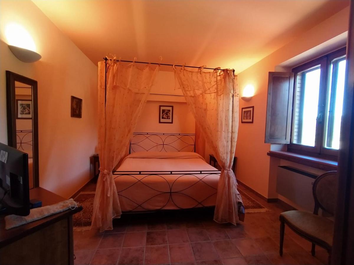 Il Colombaio Agriturismo 몬테가비오네 외부 사진